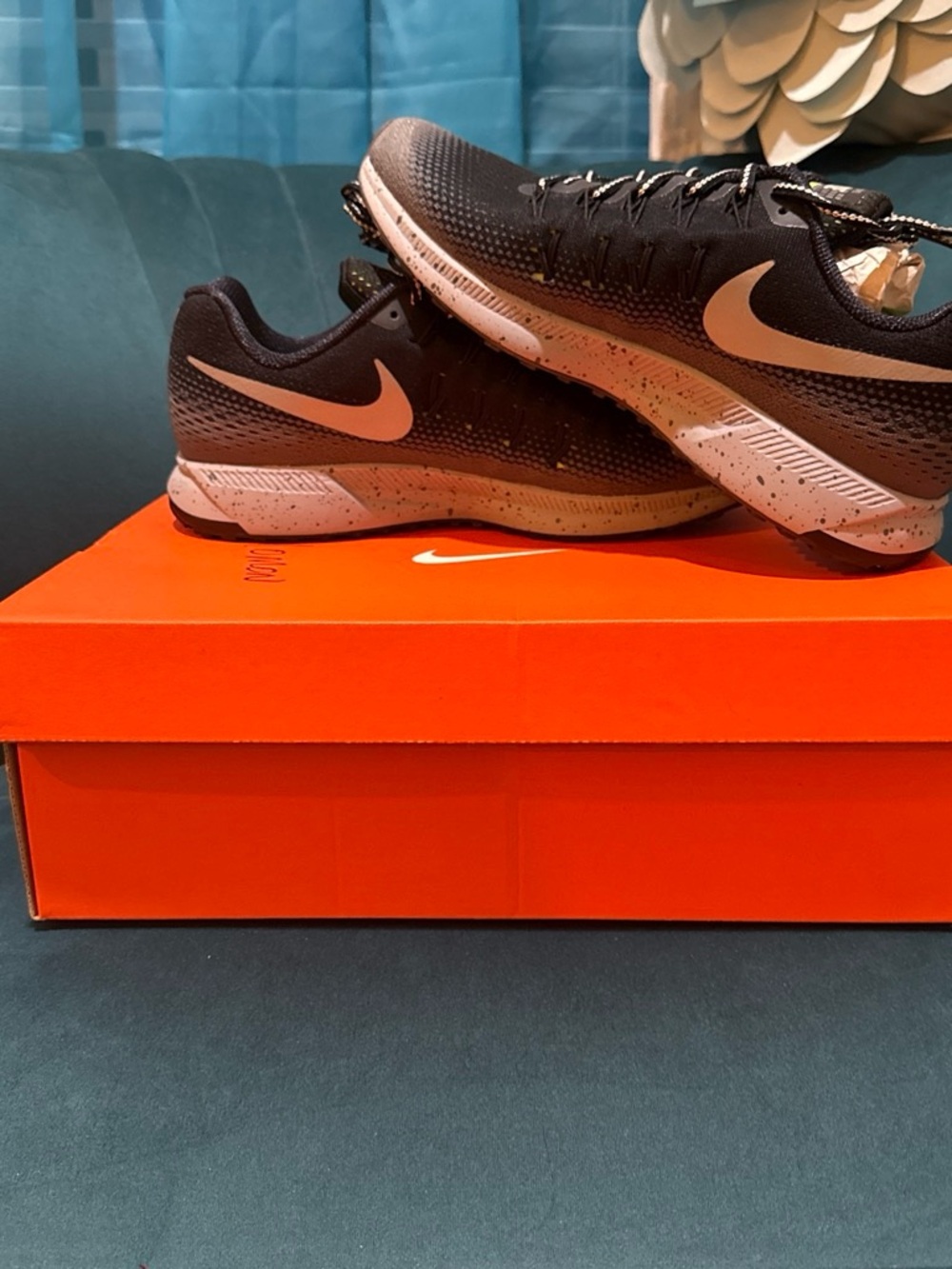 Nike Men’s Black and White Athletic Running Shoes